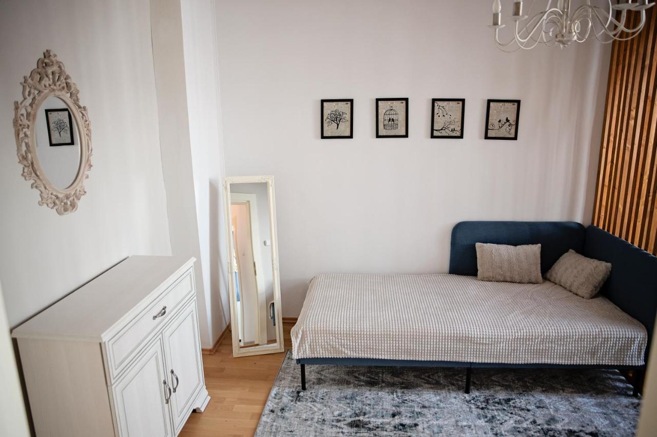 Cozy Modern Apartment In The Old Town - Hlavna Street Košice Extérieur photo